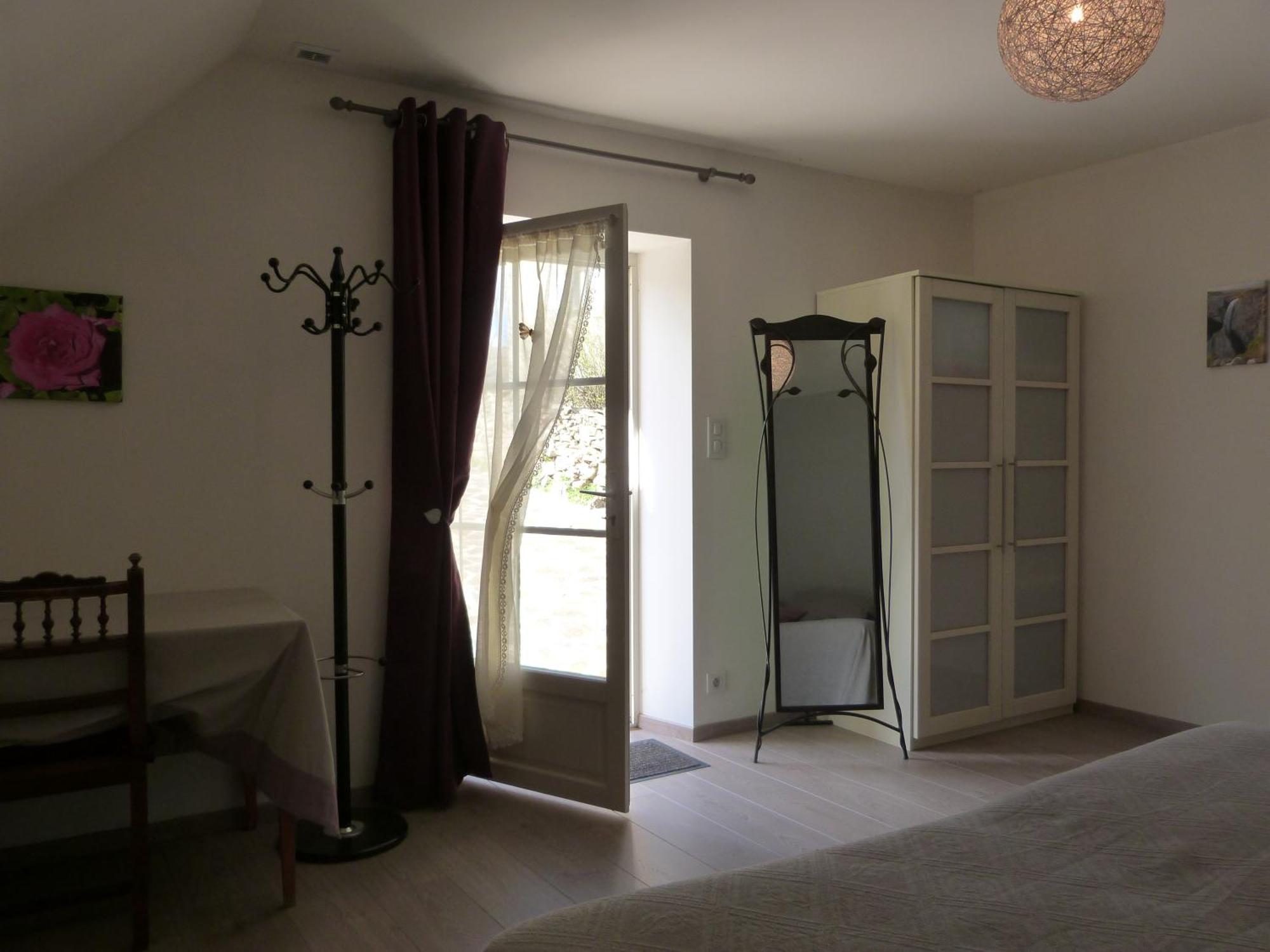 La Reine Des Pres Chambres D'Hotes Saint-Bonnet-de-Chirac Ruang foto